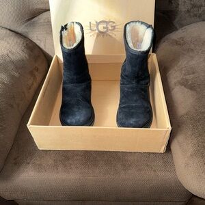 UGG Black Boots with Cream Shearling